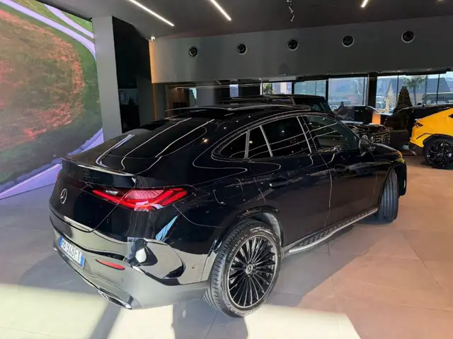 Mercedes-Benz GLC view 2
