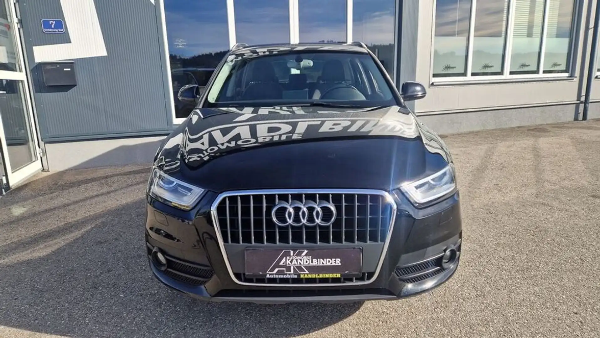 Audi Q3 2.0 TFSI Quattro ''SHZ'' ''PDC'' Schwarz - 2