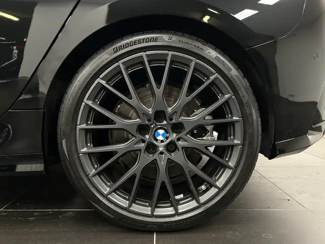 BMW 1 Series view 6