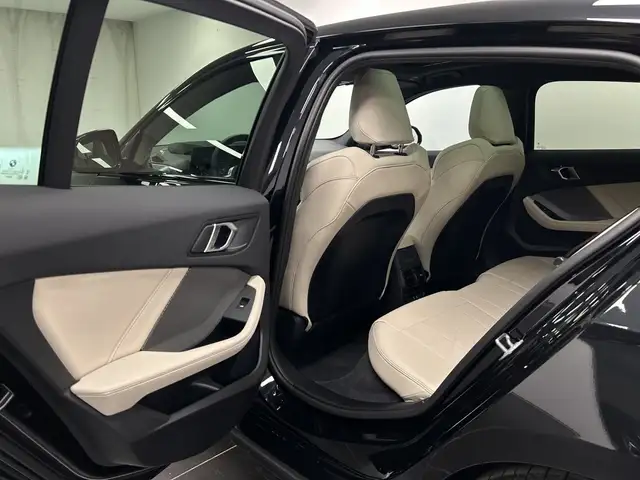 BMW 1 Series view 12