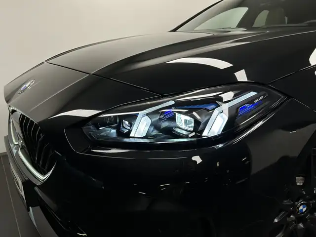 BMW 1 Series view 8