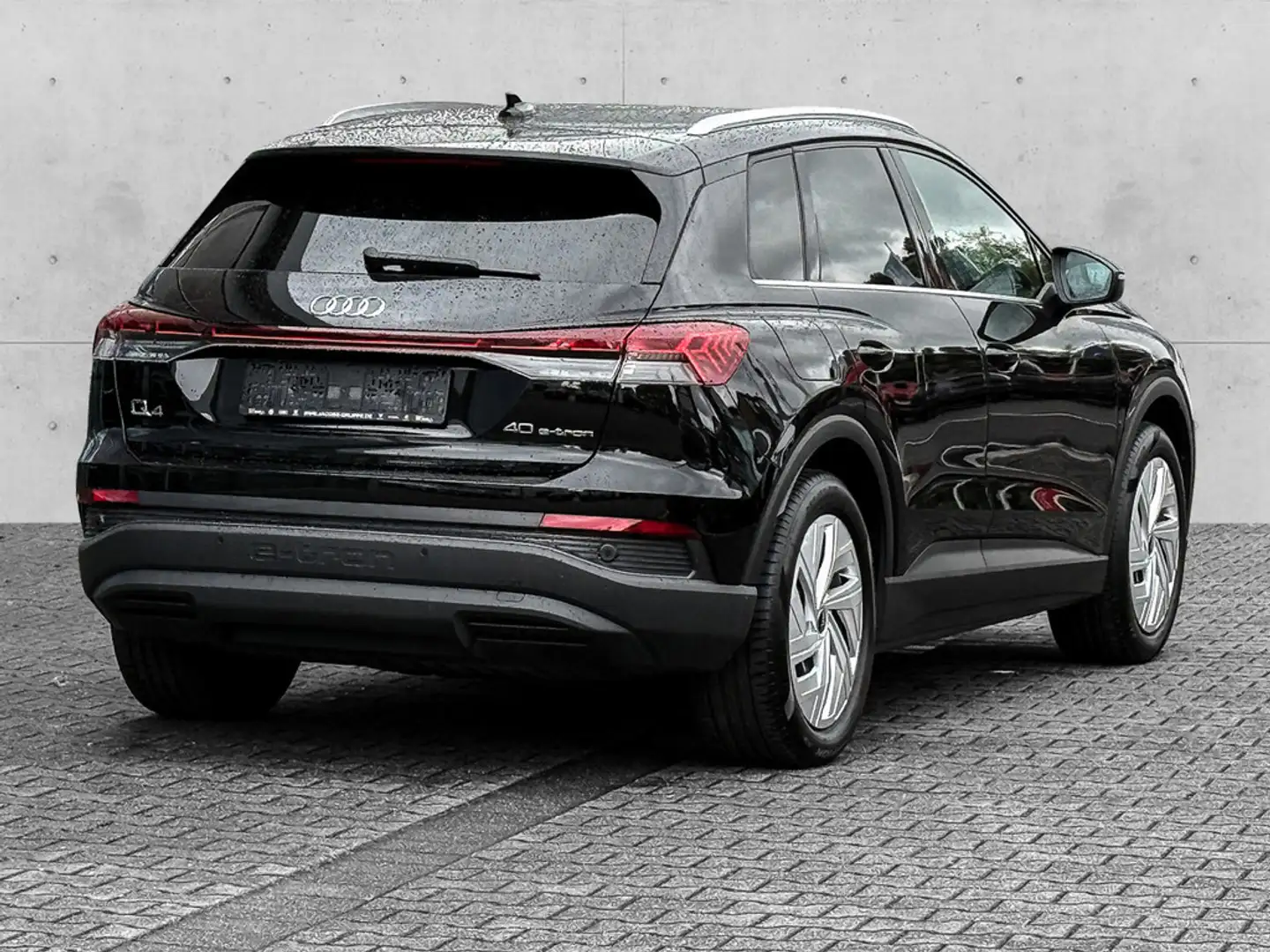 Audi Q4 e-tron Schwarz - 2