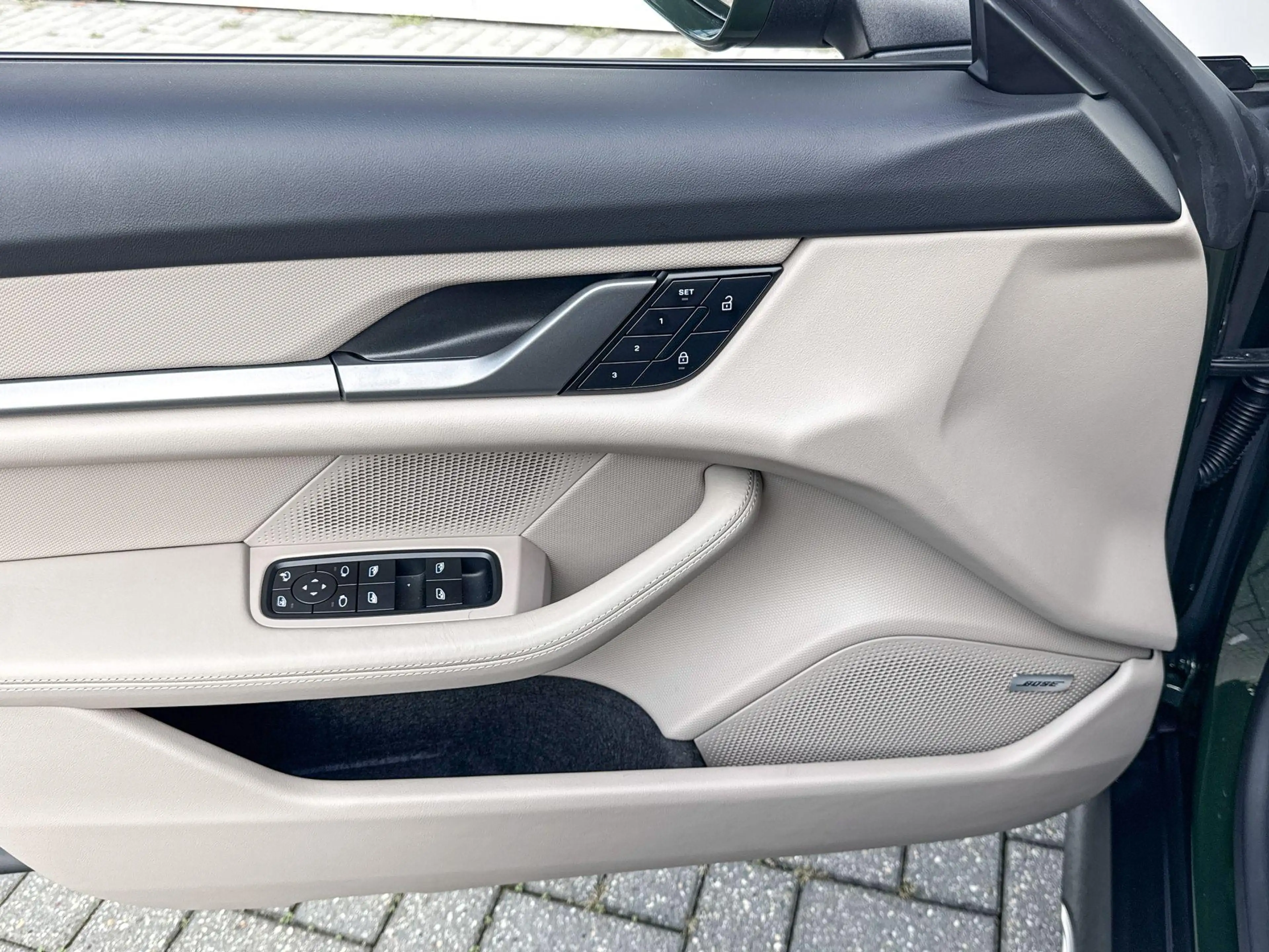 Porsche Taycan Cross Turismo 4 105 kWh — photo 8
