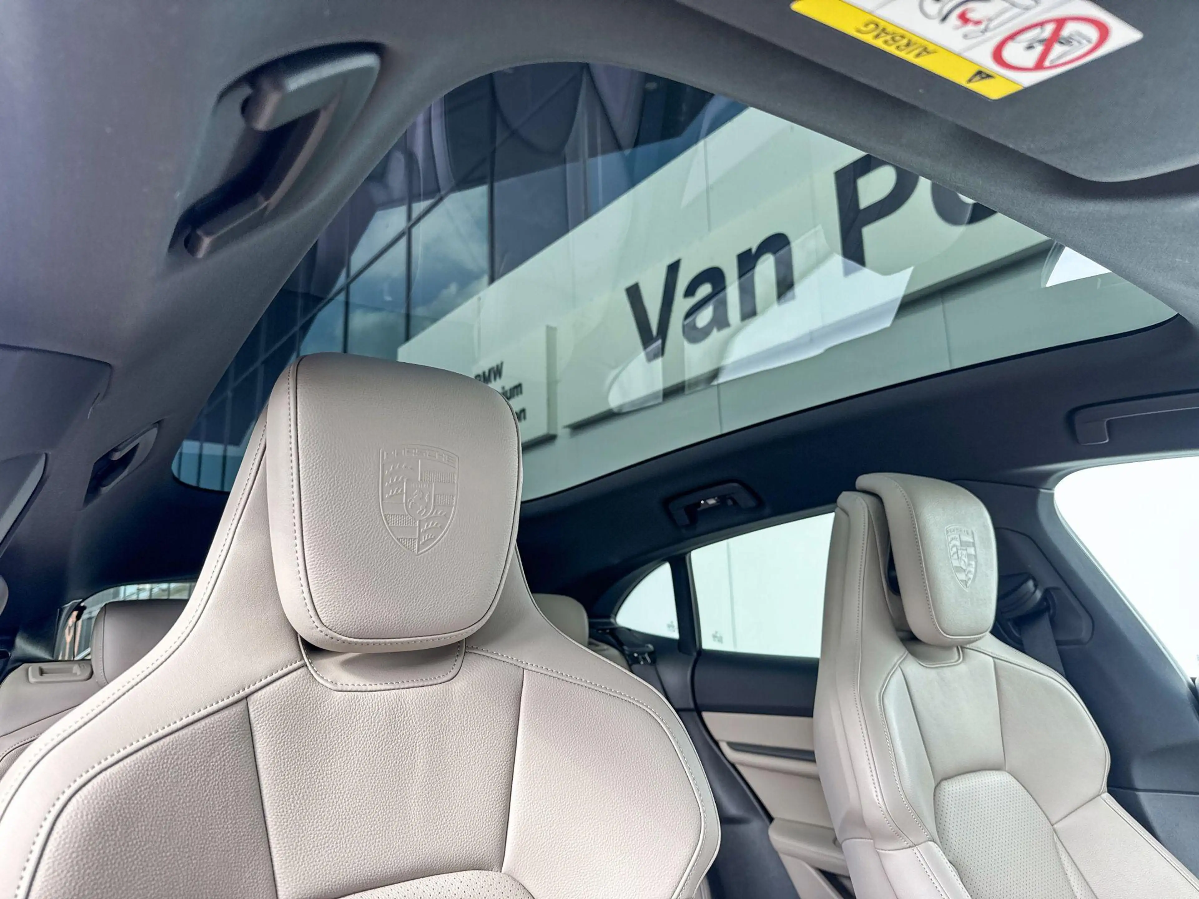 Porsche Taycan Cross Turismo 4 105 kWh — photo 10