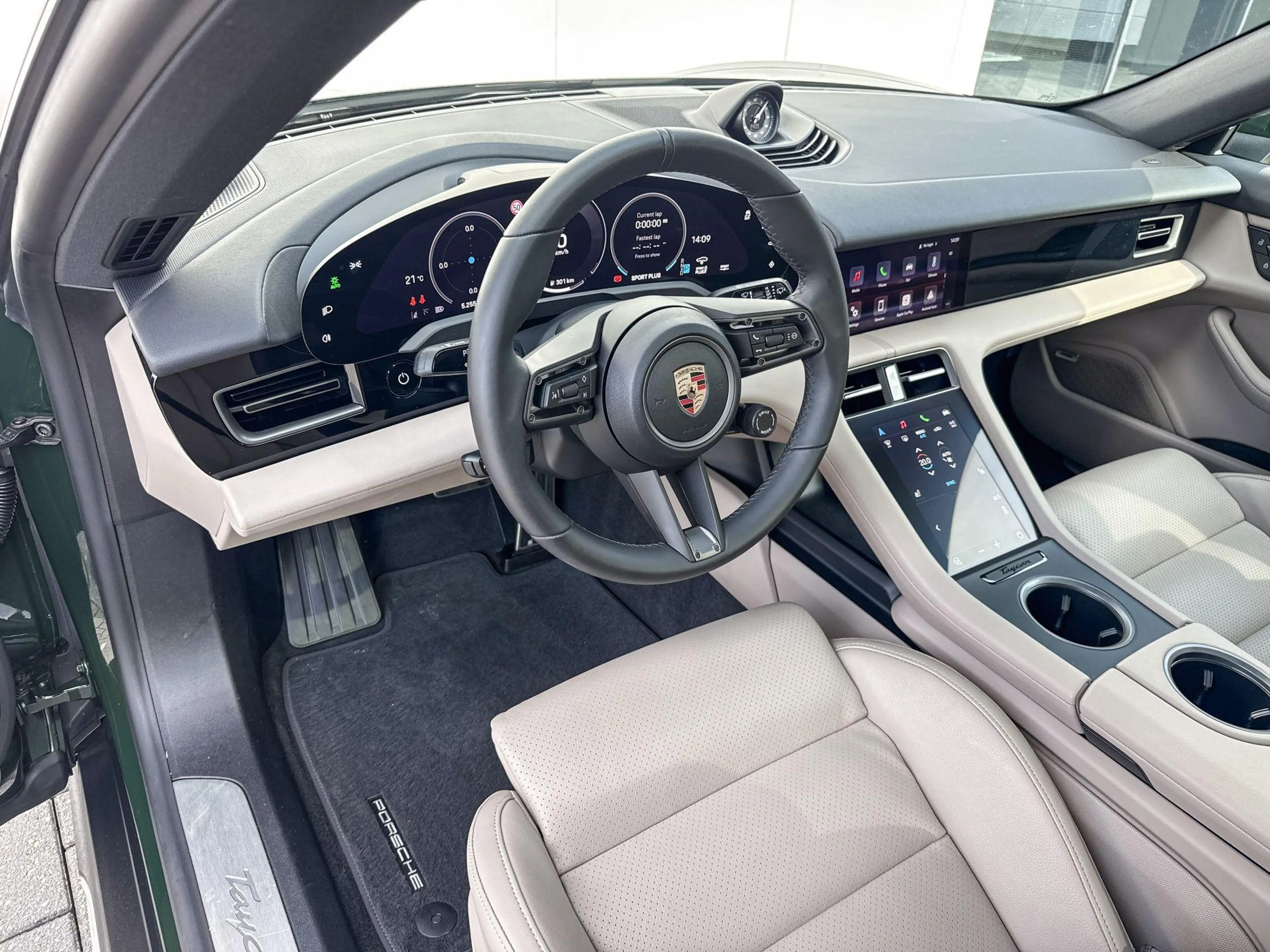Porsche Taycan Cross Turismo 4 105 kWh — photo 9