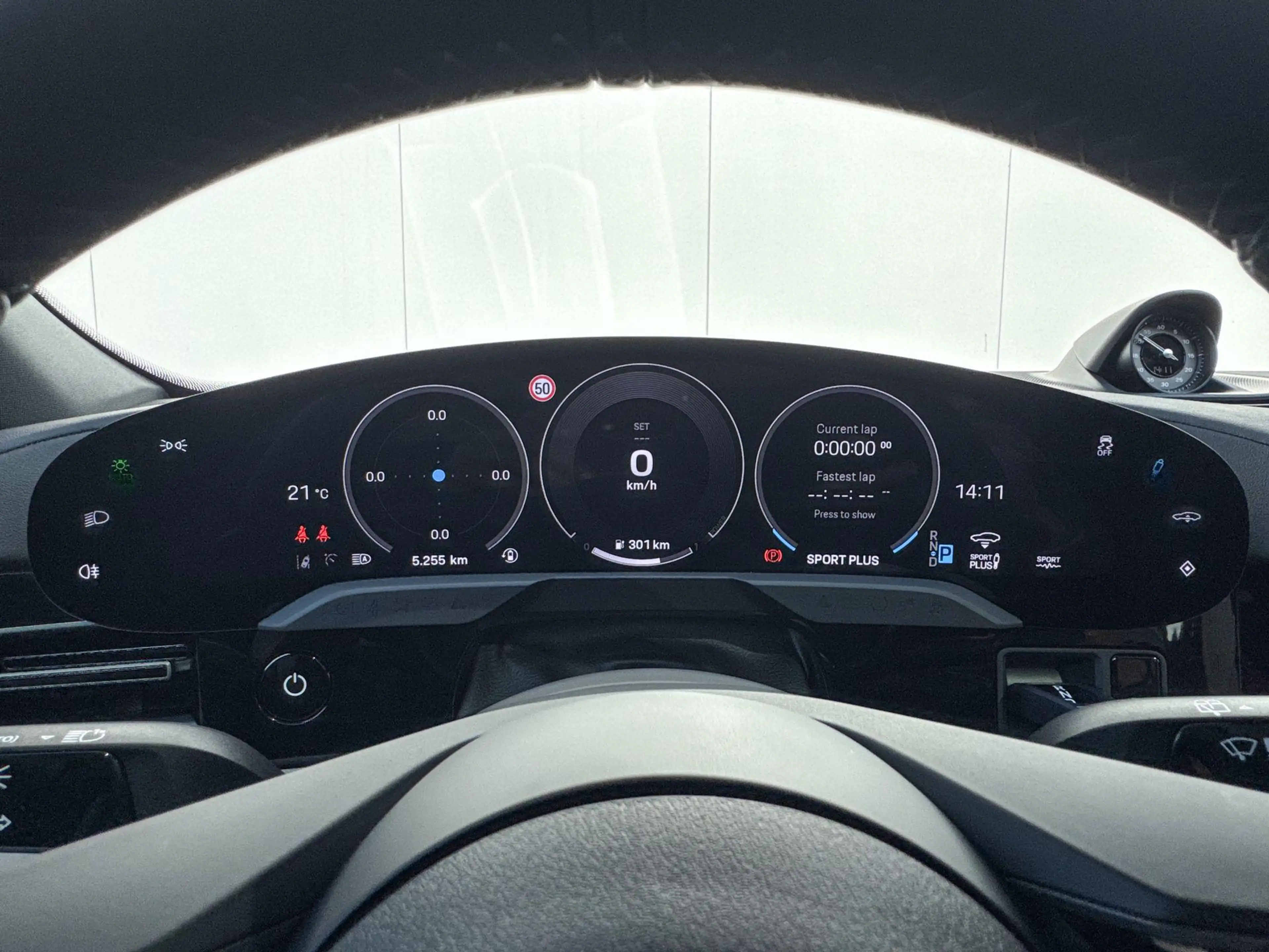 Porsche Taycan Cross Turismo 4 105 kWh — photo 7