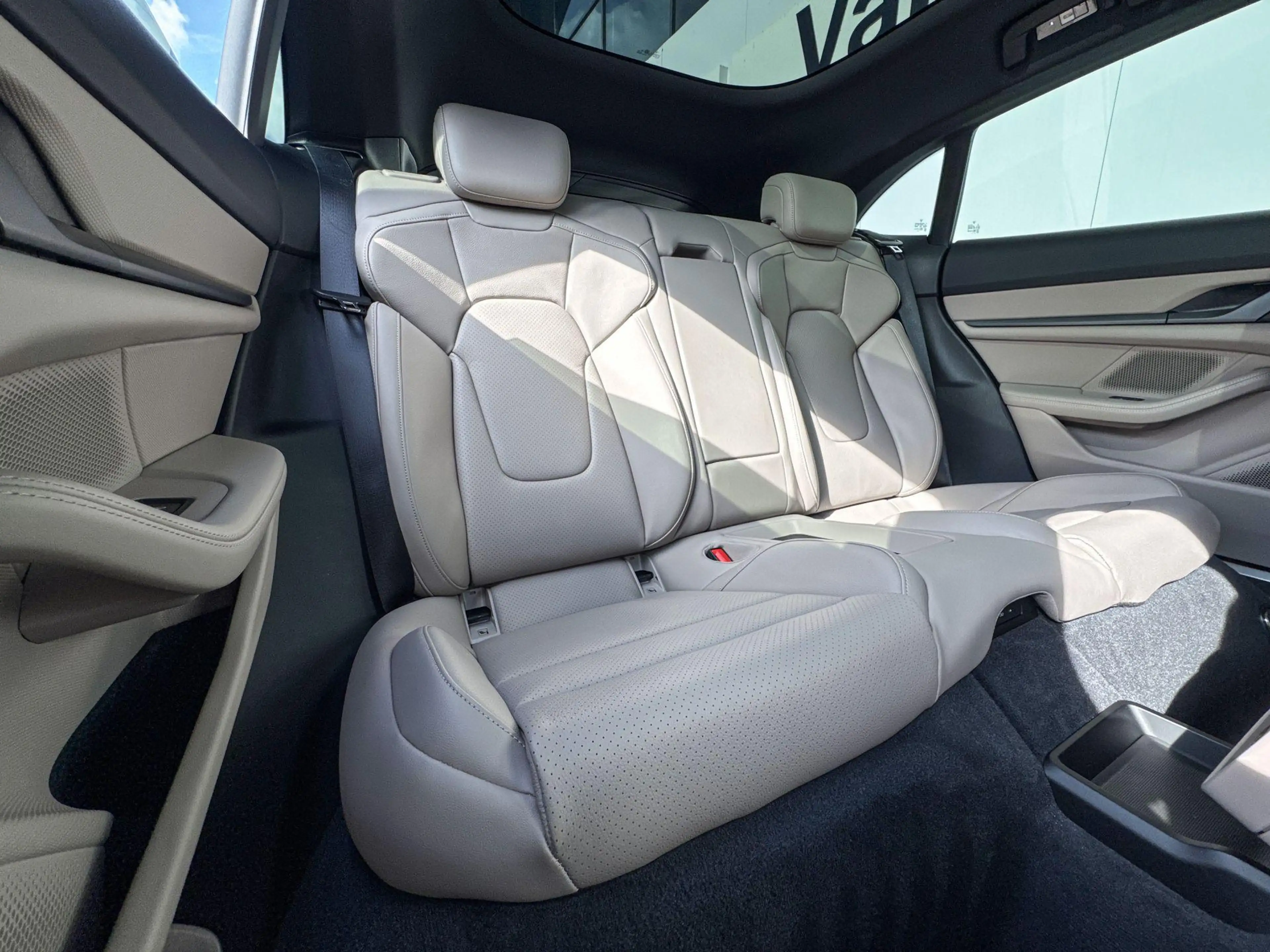 Porsche Taycan Cross Turismo 4 105 kWh — photo 12