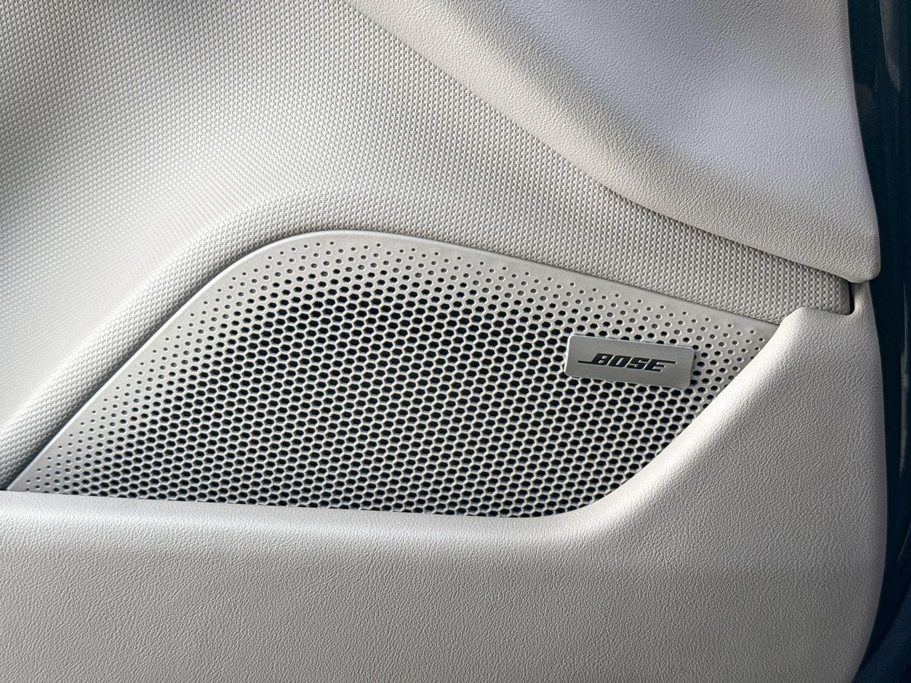 Porsche Taycan Cross Turismo 4 105 kWh — photo 14