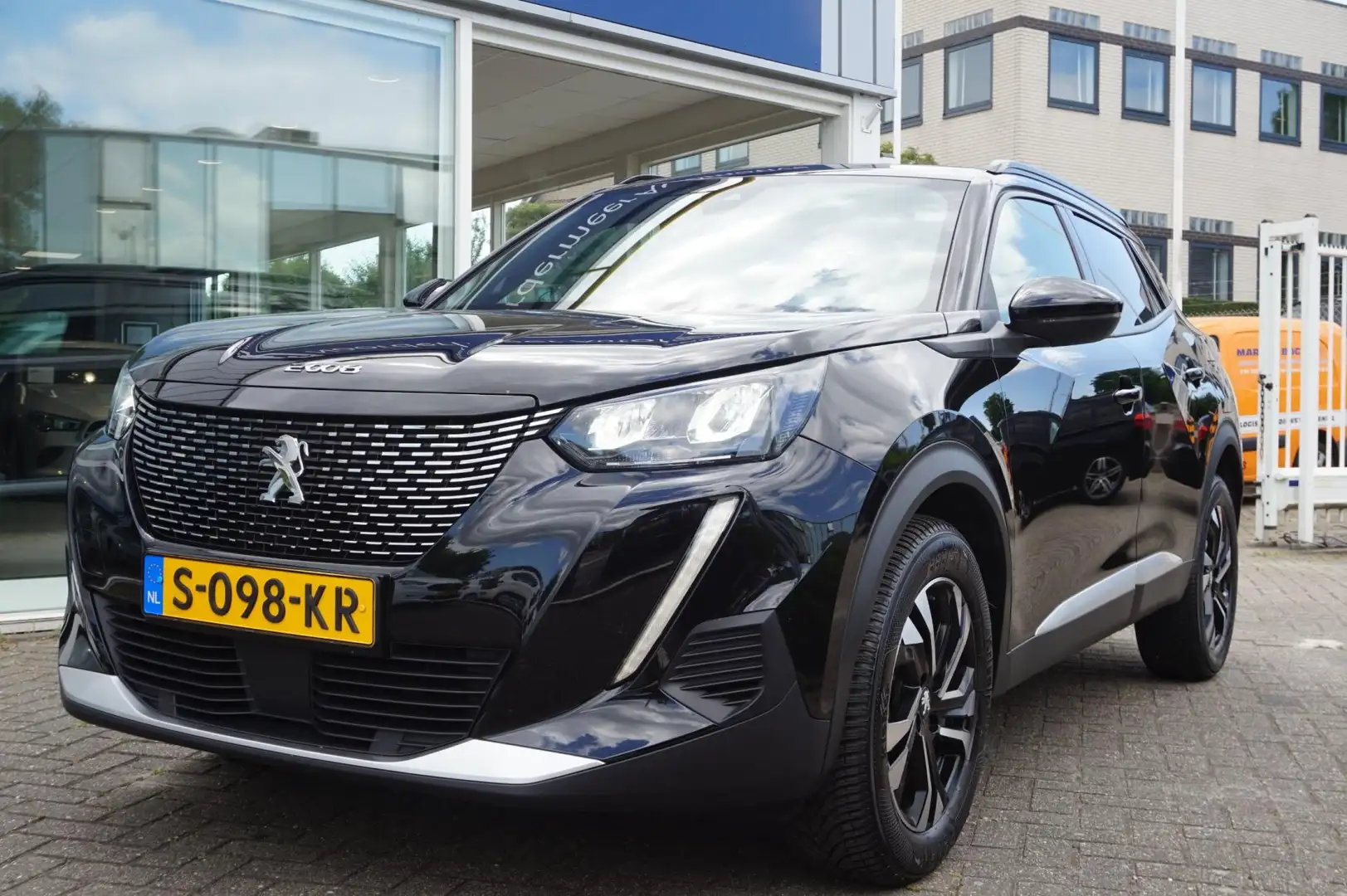Peugeot 2008 1.2 PureTech Allure Pack automaat / 3D cockpit / c Noir - 1