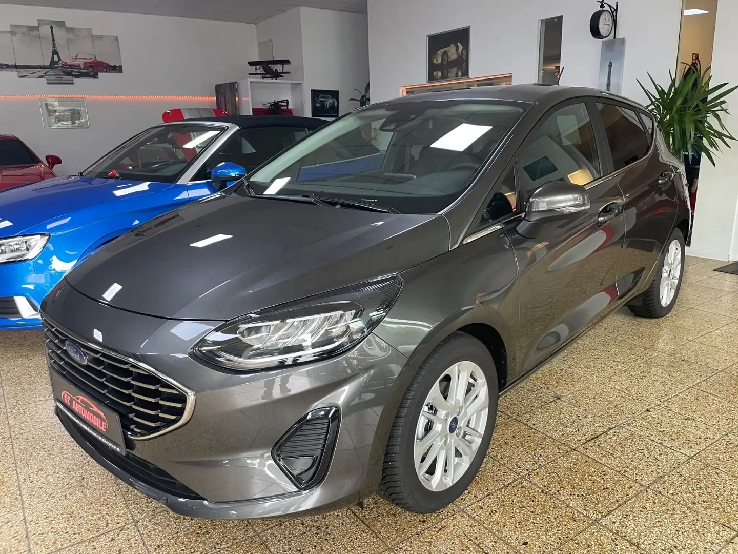 Ford Fiesta Titanium nur 230 km Gris - 2