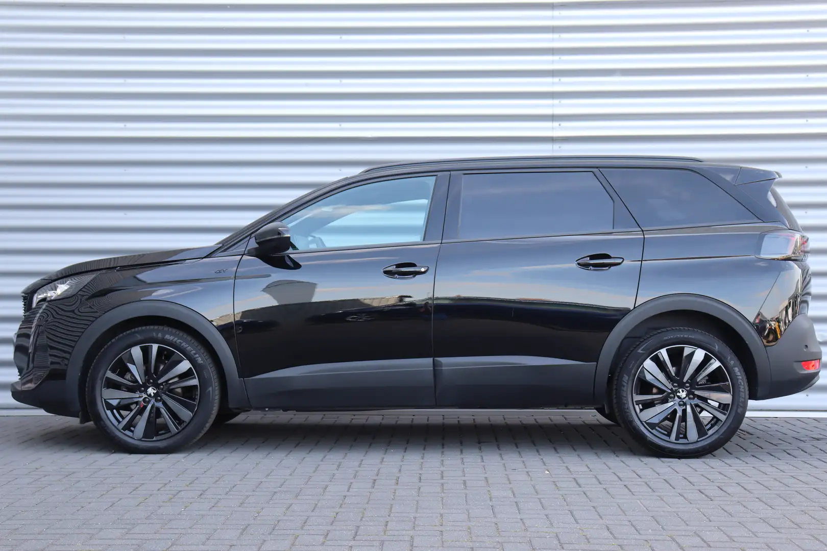 Peugeot 5008 1.2 PURETECH 130PK GT PACK AUTOMAAT / NAVI / CLIMA Zwart - 2