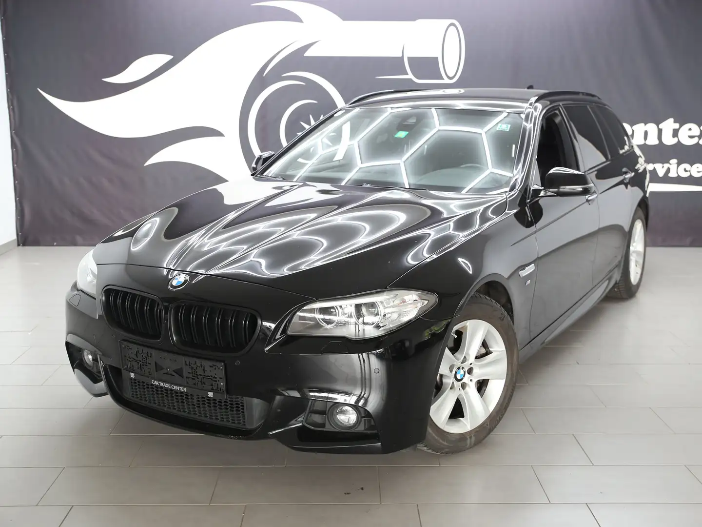 BMW 525 525d xDrive M-Paket Touring Aut. Schwarz - 1