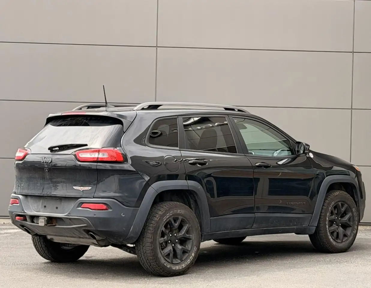 Jeep Cherokee photo Jeep Cherokee