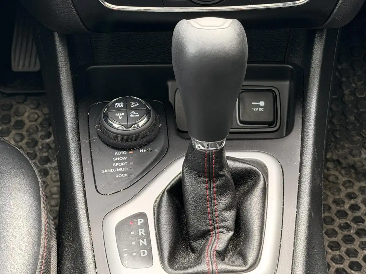Jeep Cherokee photo Jeep Cherokee