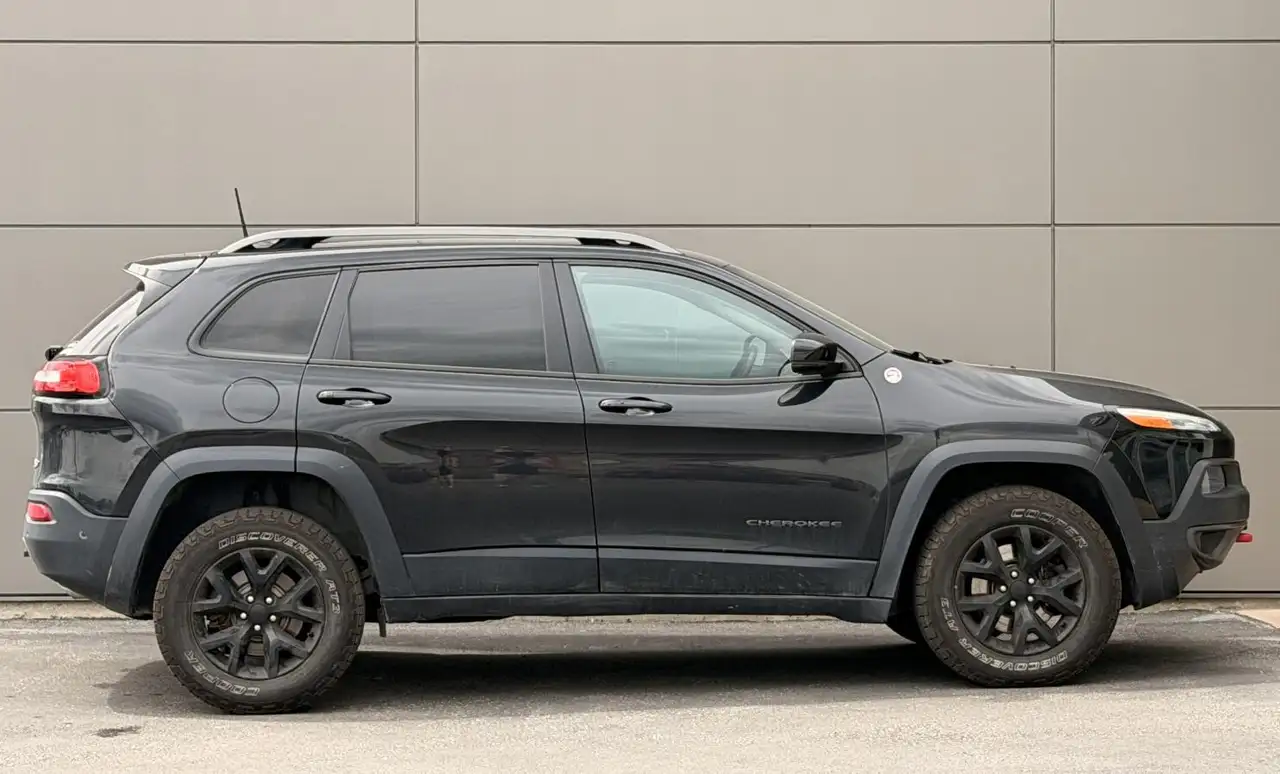 Jeep Cherokee photo Jeep Cherokee