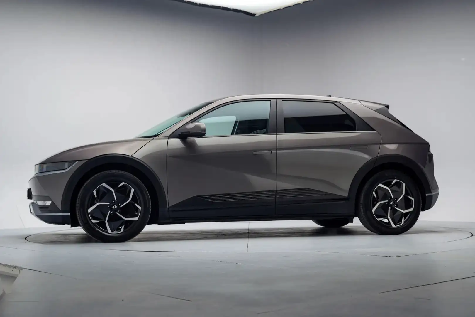 Hyundai IONIQ 5 Style 73kWh 3 fase SOH 94% [ Warmtepomp Trekhaak L Vert - 2