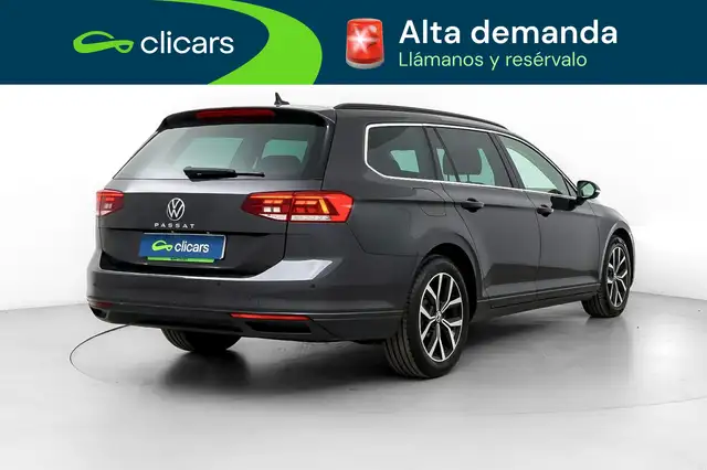 Volkswagen Passat view 5