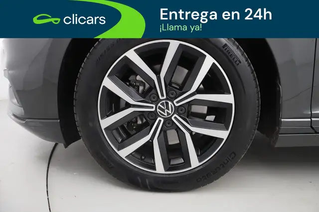 Volkswagen Passat view 11