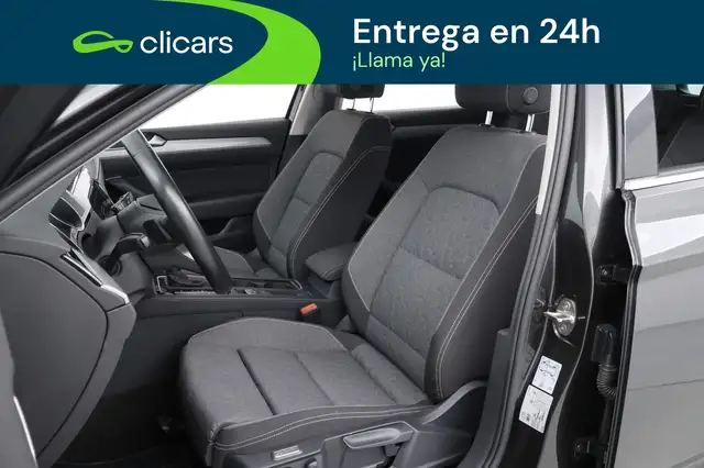 Volkswagen Passat view 14