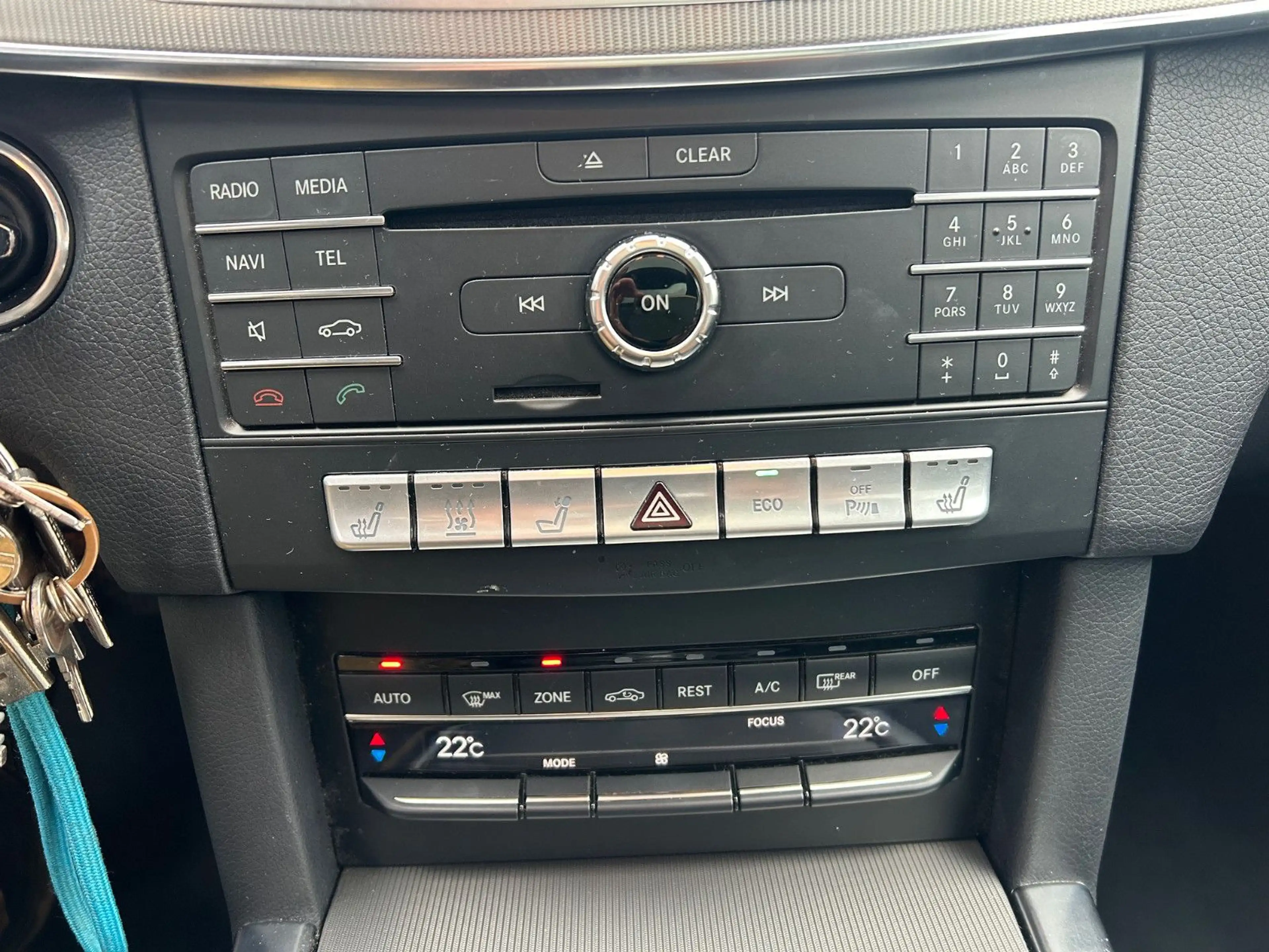 Mercedes-Benz E 350 4Matic Edition E Pano Massage LED Standh. — photo 8