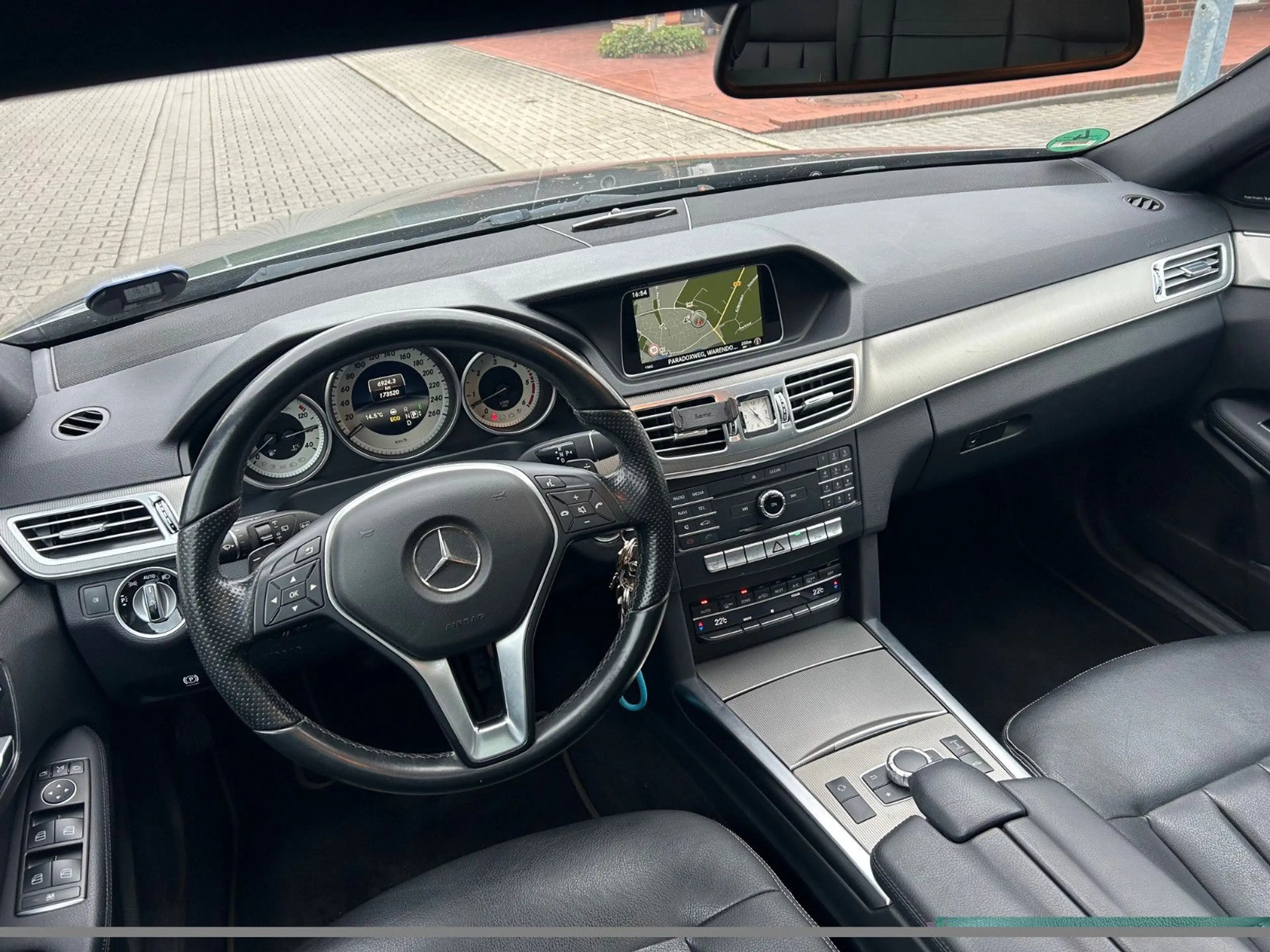 Mercedes-Benz E 350 4Matic Edition E Pano Massage LED Standh. — photo 7