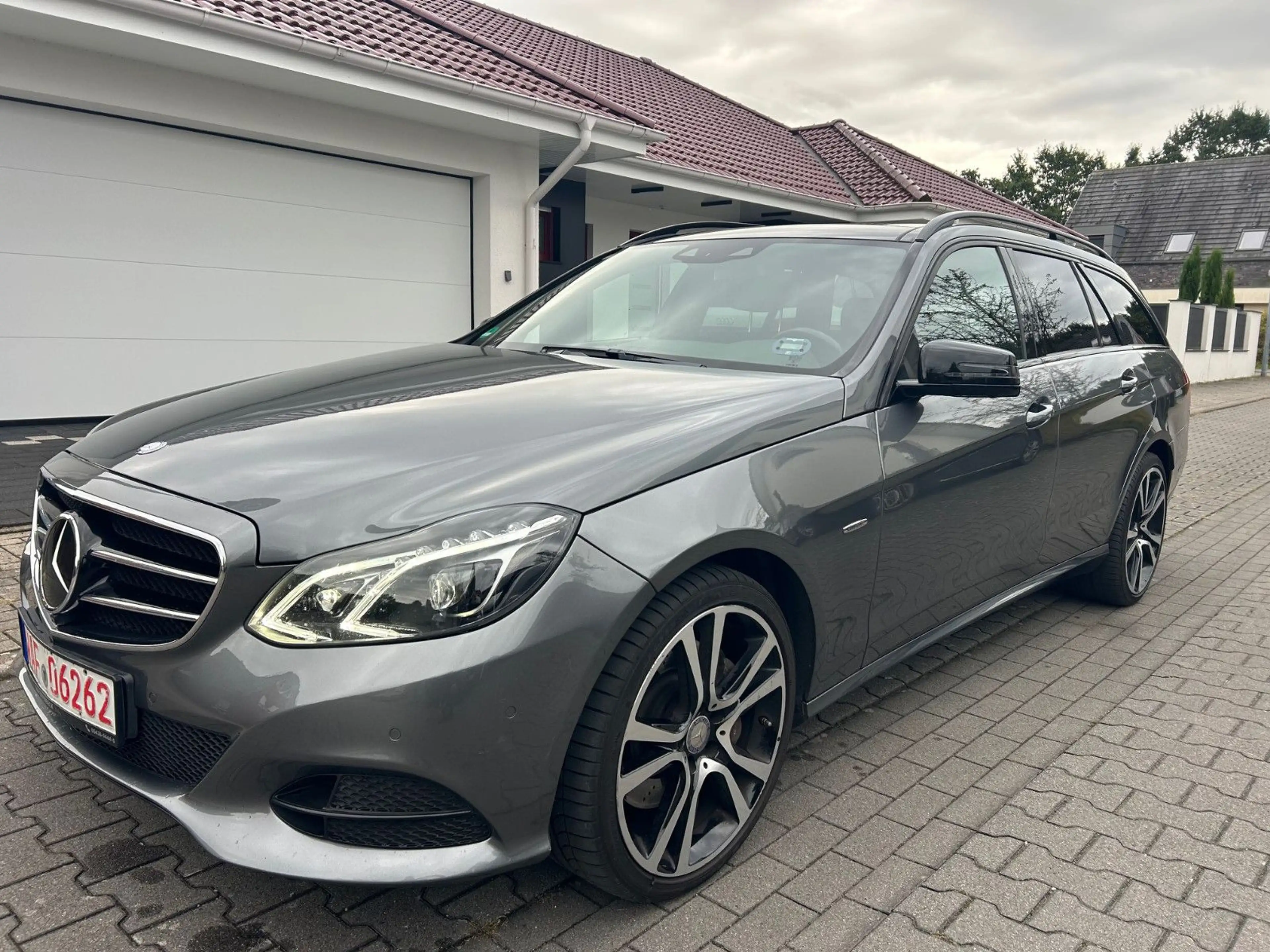Mercedes-Benz E 350 4Matic Edition E Pano Massage LED Standh.