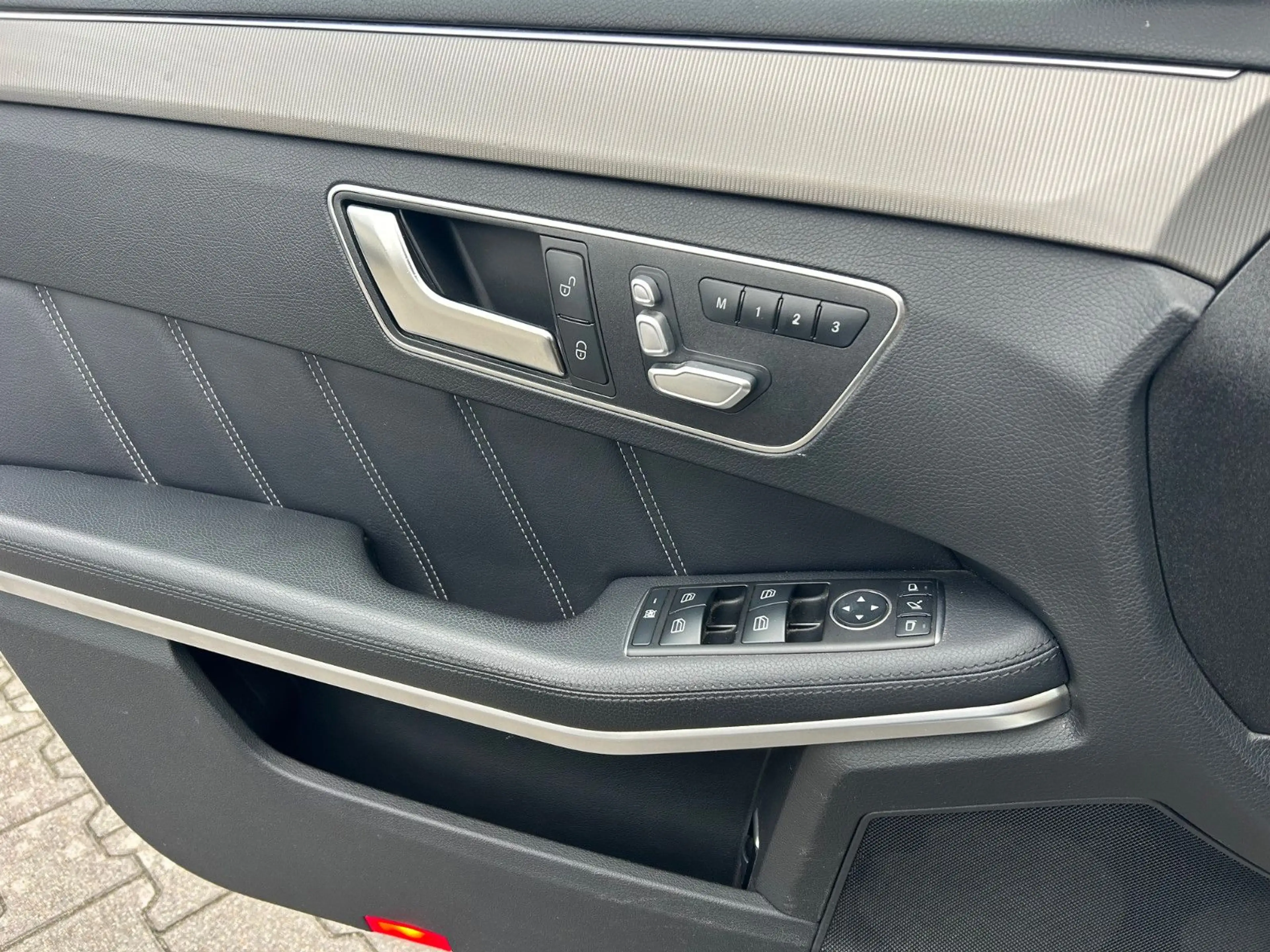 Mercedes-Benz E 350 4Matic Edition E Pano Massage LED Standh. — photo 10