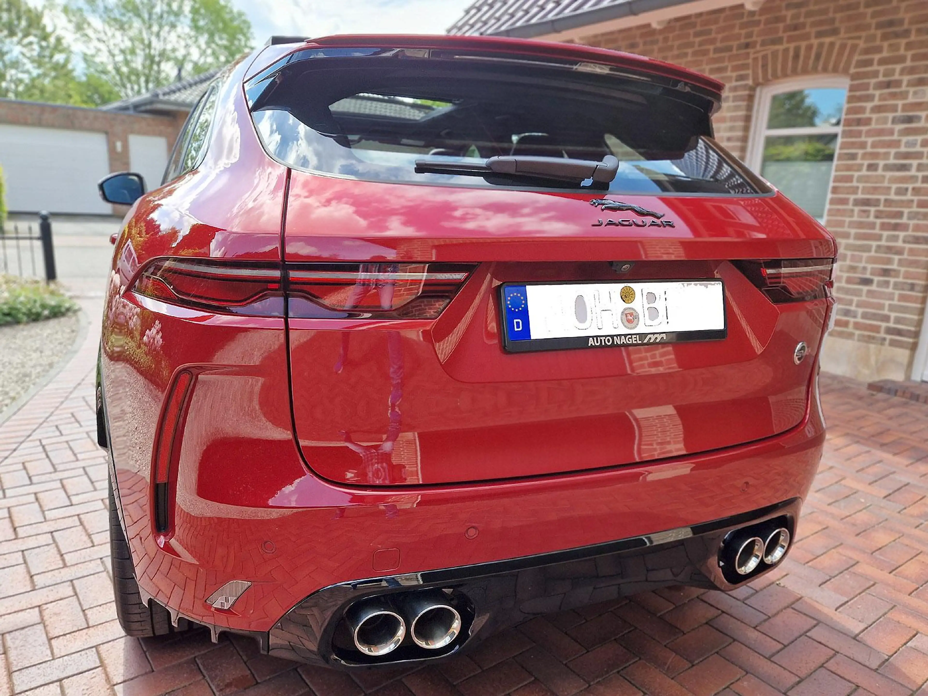 Jaguar F-Pace 5.0 SVR AWD Panorama Vollleder neuwertig — photo 8