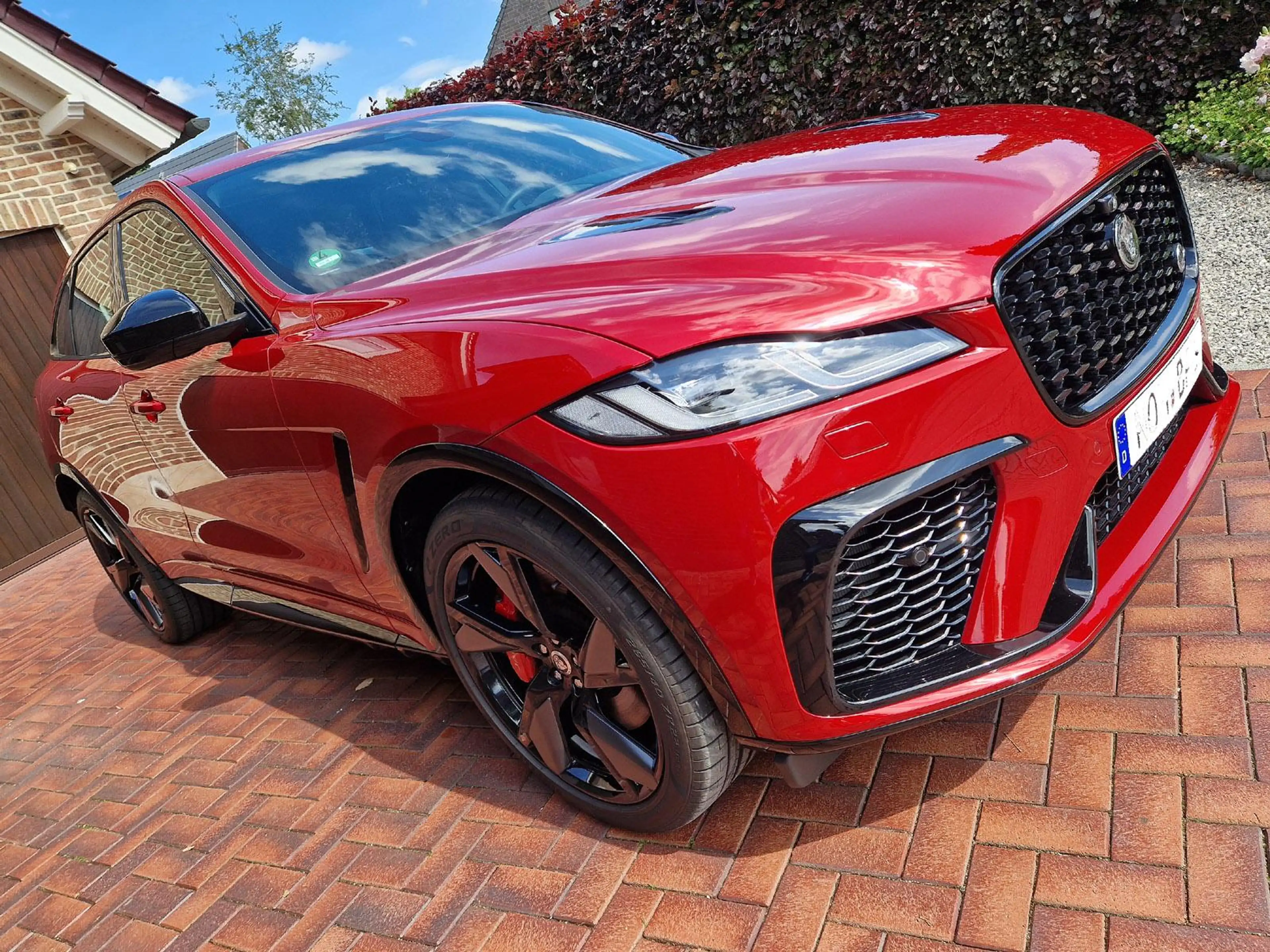 Jaguar F-Pace 5.0 SVR AWD Panorama Vollleder neuwertig — photo 2