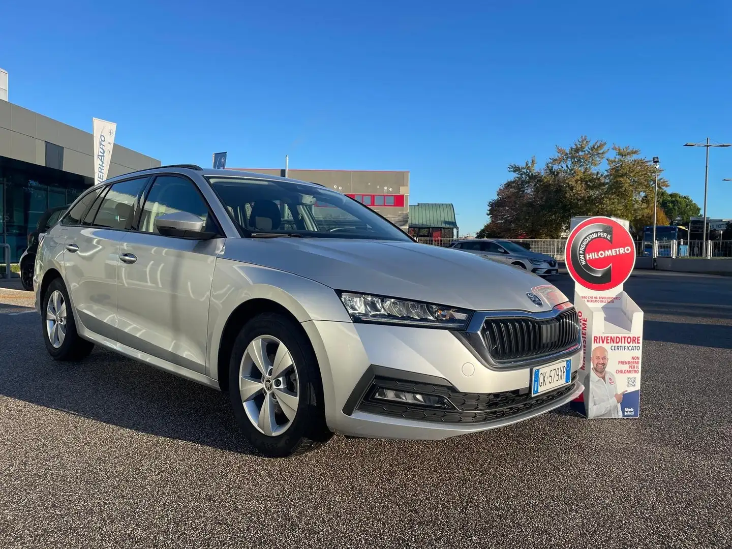 Skoda Octavia Octavia IV Wagon 2.0 tdi evo Executive dsg Argento - 2