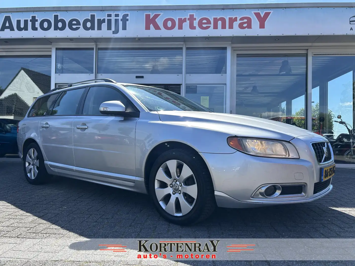 Volvo V70 2.4 D5 Momentum nieuwe APK,NAP,en in Top conditie! Szürke - 1