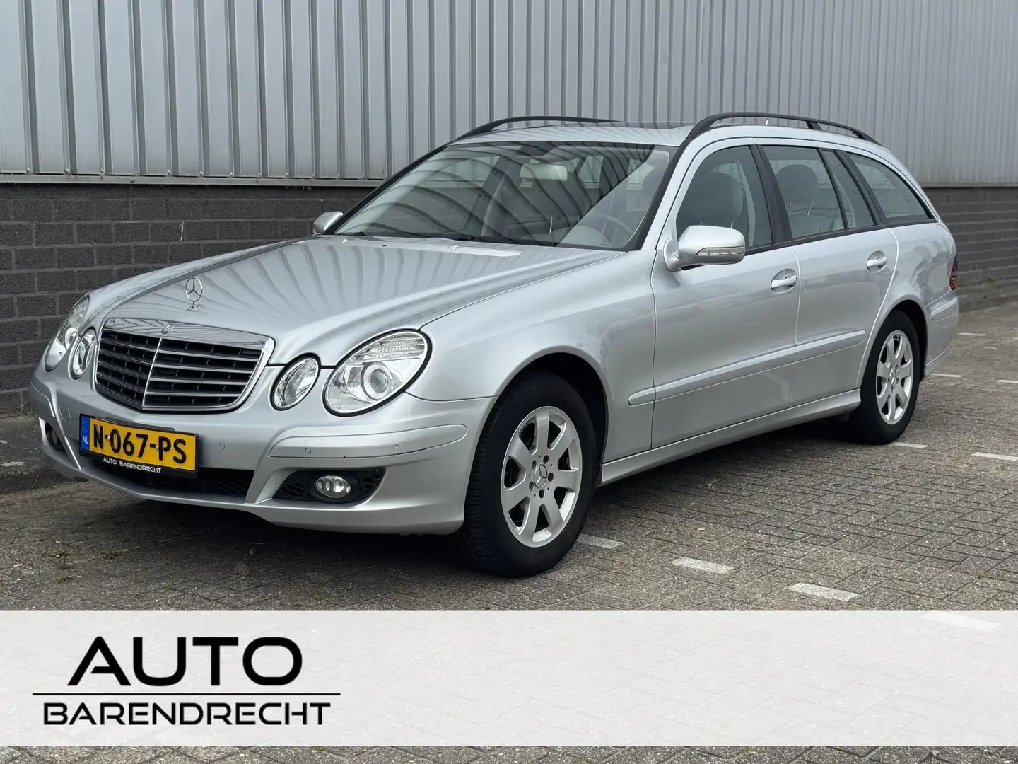 Mercedes-Benz E 280 Estate Classic 4-Matic Open Dak Grau - 1