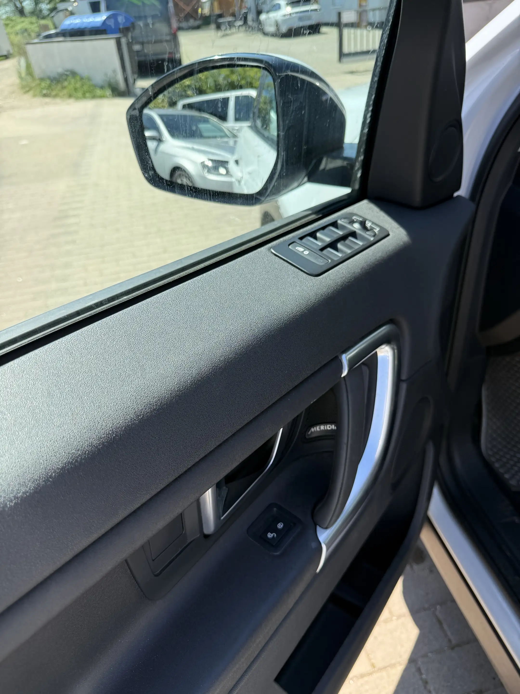 Land Rover Discovery Sport SE AWD — photo 12