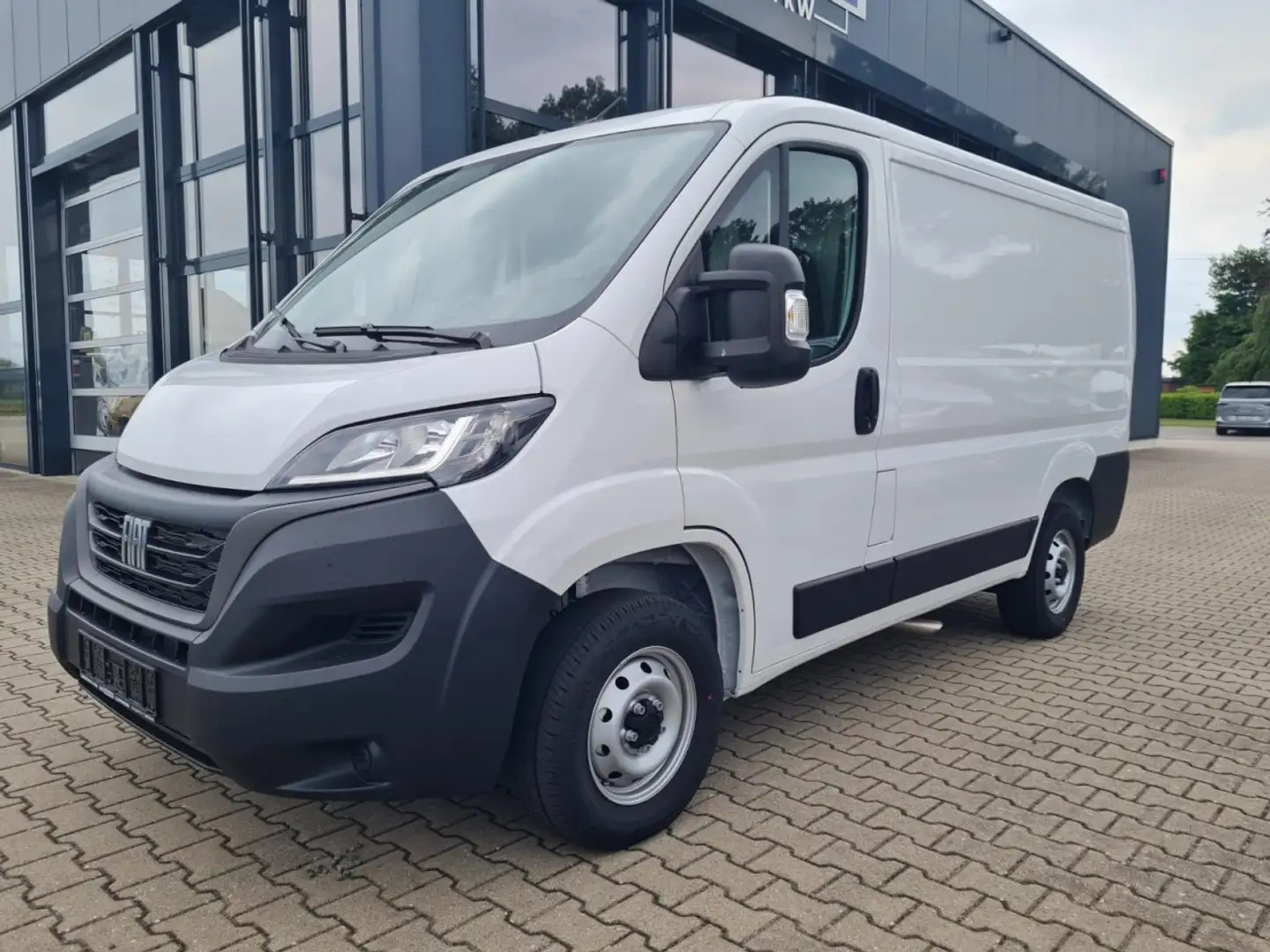 Fiat Ducato 30 Kasten L1H1 KLIMA PDC REGALE TEMPOMAT Weiß - 2