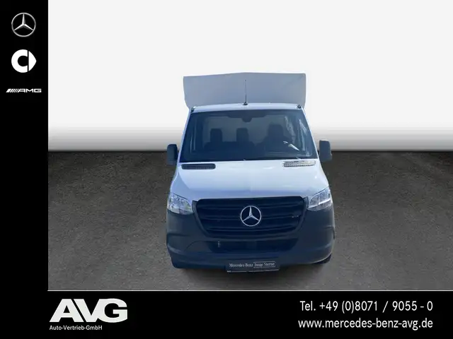Mercedes-Benz Sprinter view 2