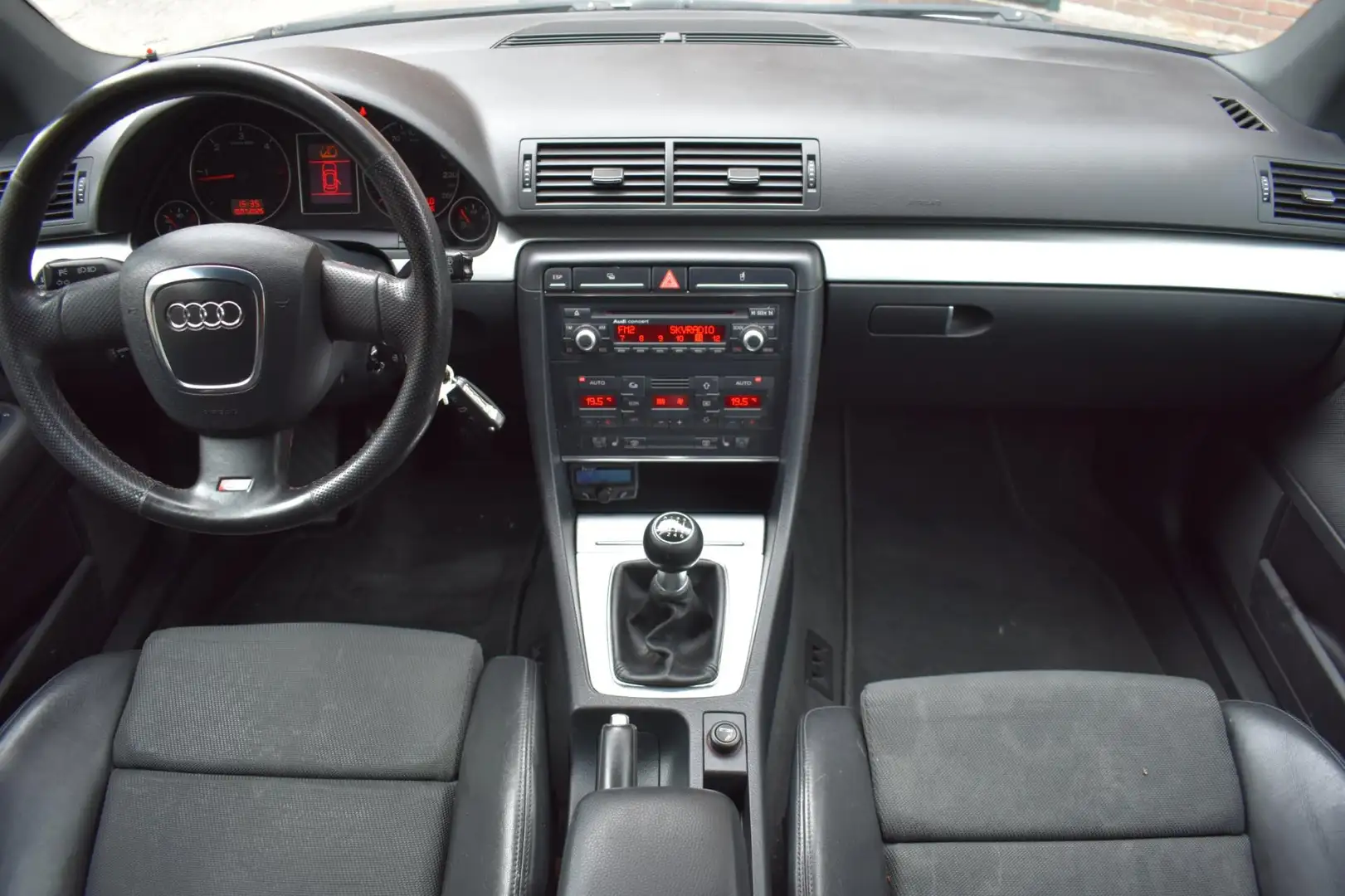 Audi A4 Avant 2.7 TDI '06 Clima Grijs - 2