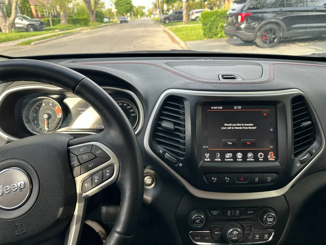 Jeep Cherokee снимка Jeep Cherokee