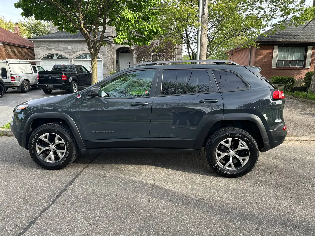 Jeep Cherokee снимка Jeep Cherokee