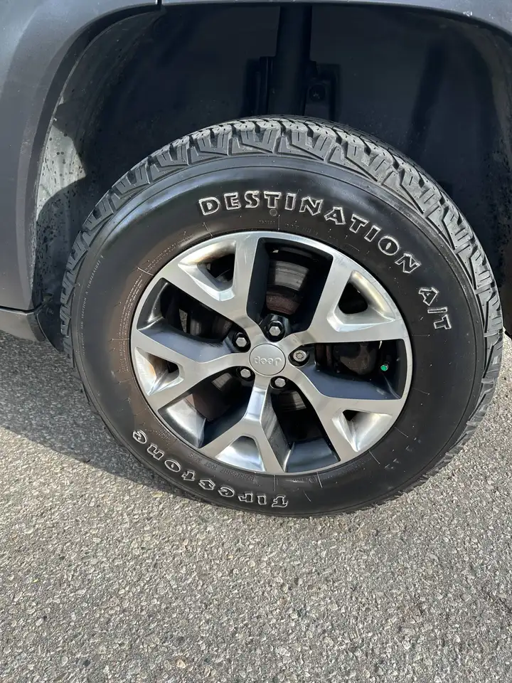 Jeep Cherokee снимка Jeep Cherokee
