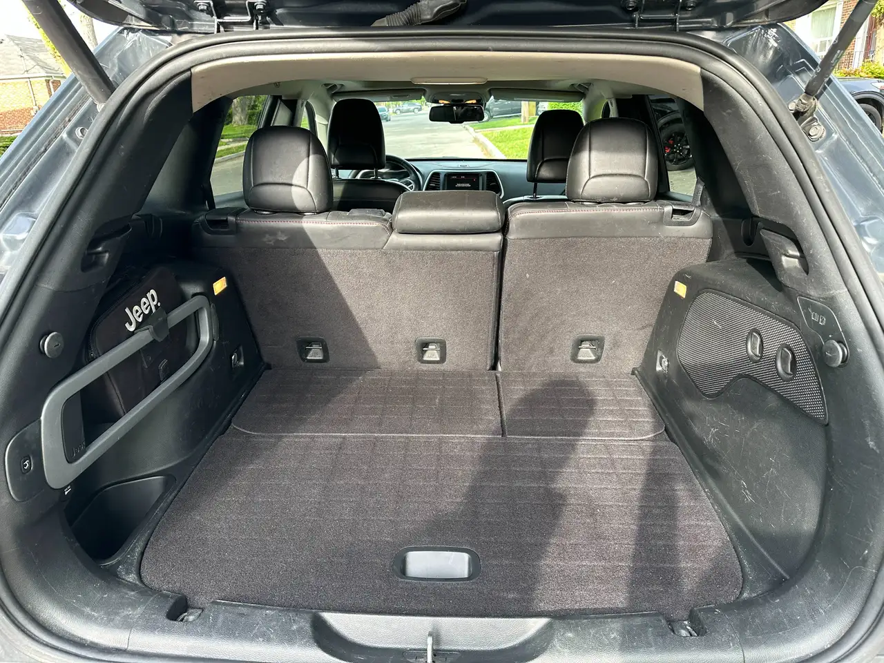 Jeep Cherokee снимка Jeep Cherokee