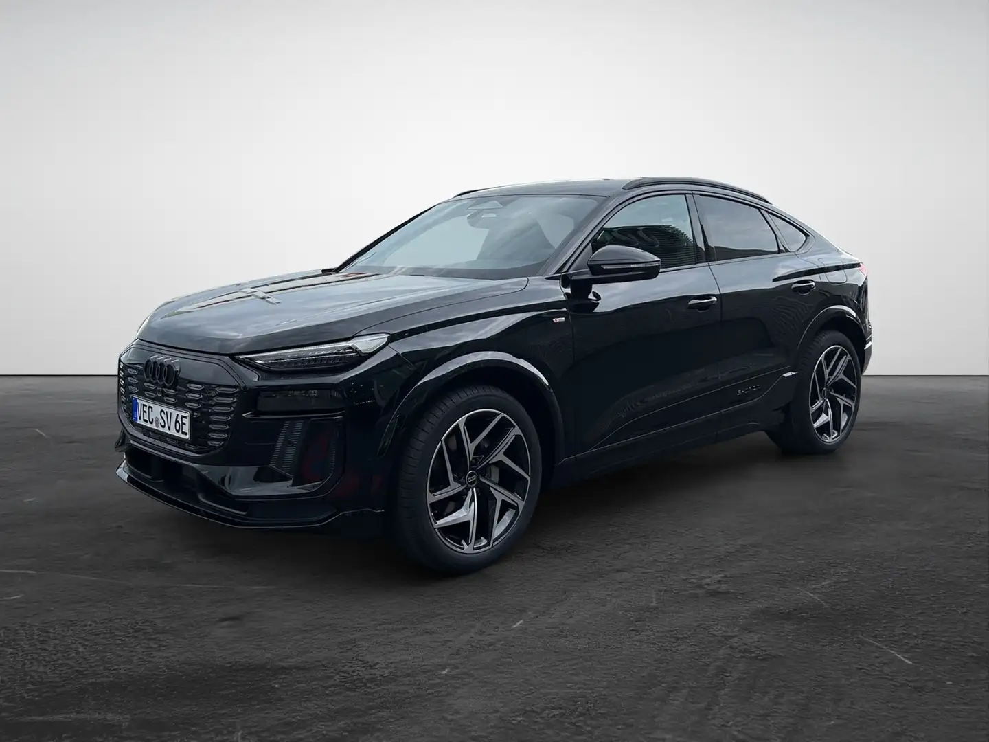Audi Q6 e-tron Sportback quattro edition one grey Schwarz - 2