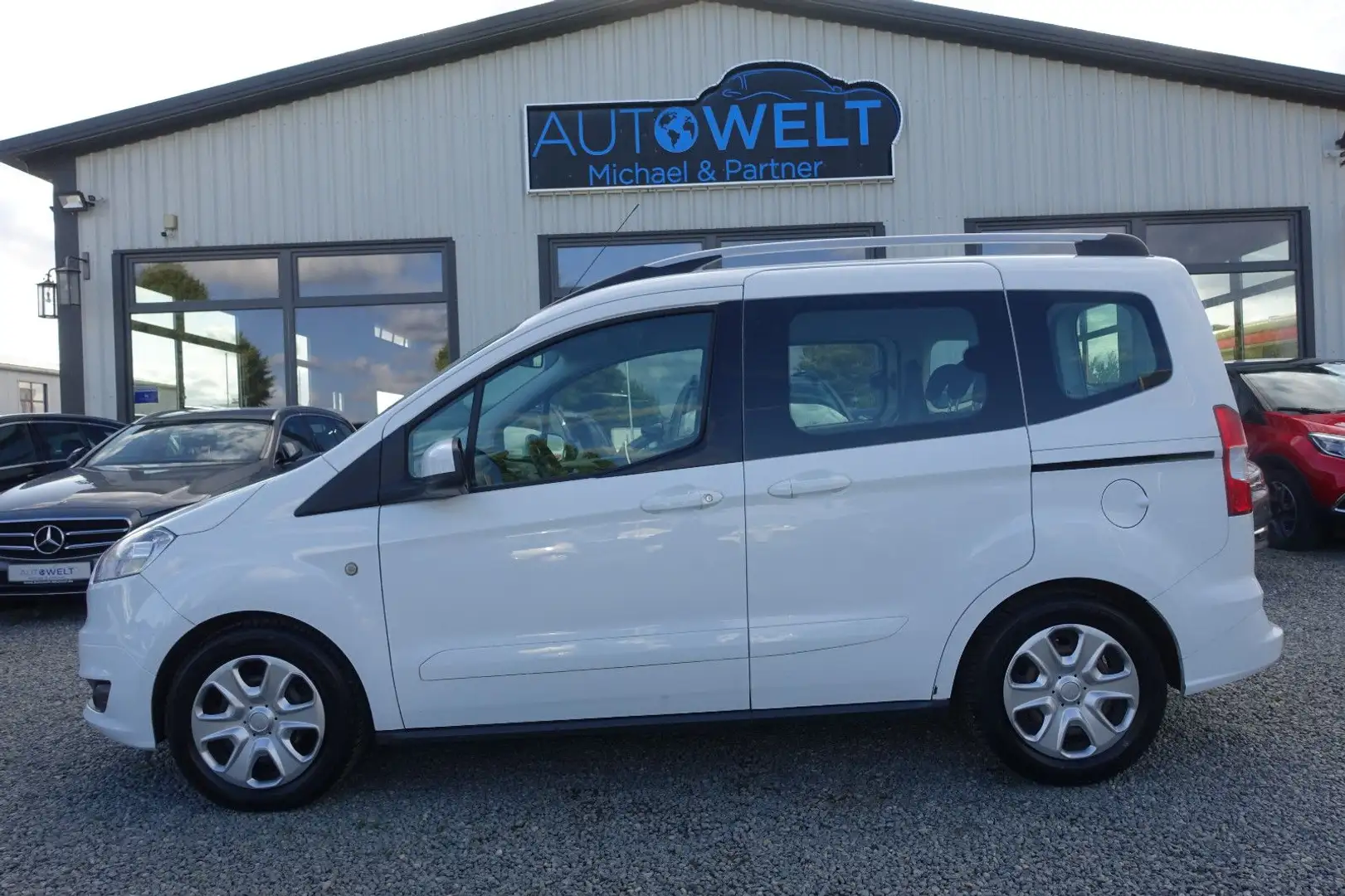 Ford Tourneo Courier 1.0 KLIMA PDC TEMP SITZH AHK GJR Weiß - 1