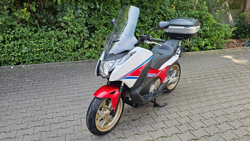 Honda Integra 750 S