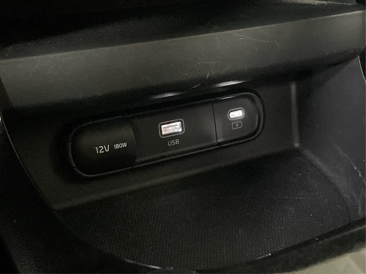 Kia Seltos снимка Kia Seltos