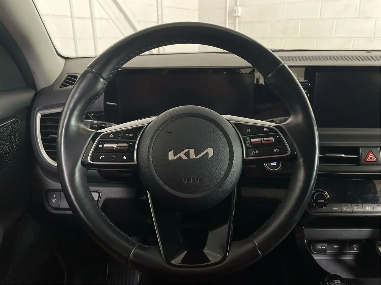 Kia Seltos снимка Kia Seltos