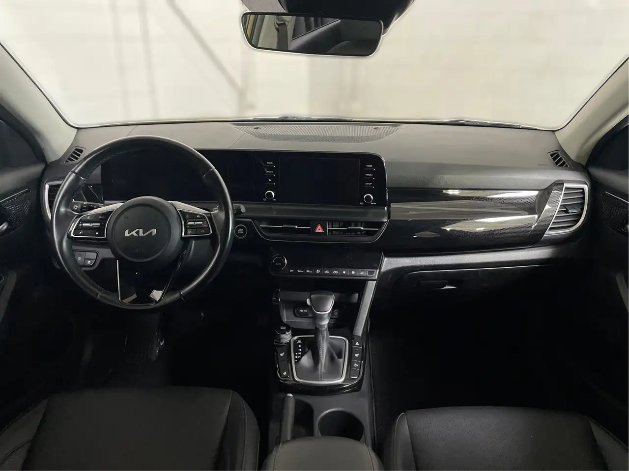 Kia Seltos снимка Kia Seltos