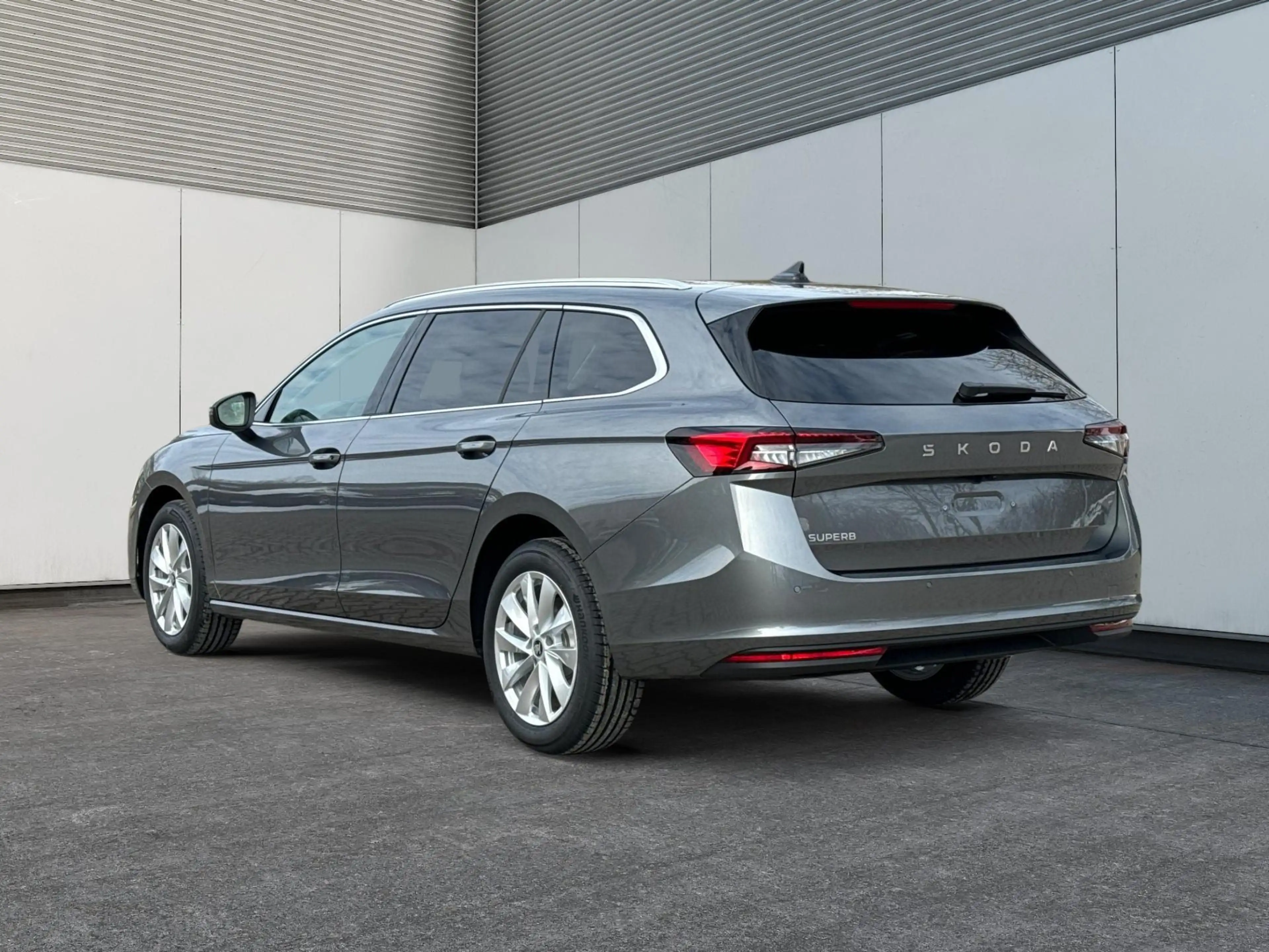 Skoda Superb Combi Selection AHK+NAVI+EL.HECKKL.+SHZ+KAMERA+... — photo 32