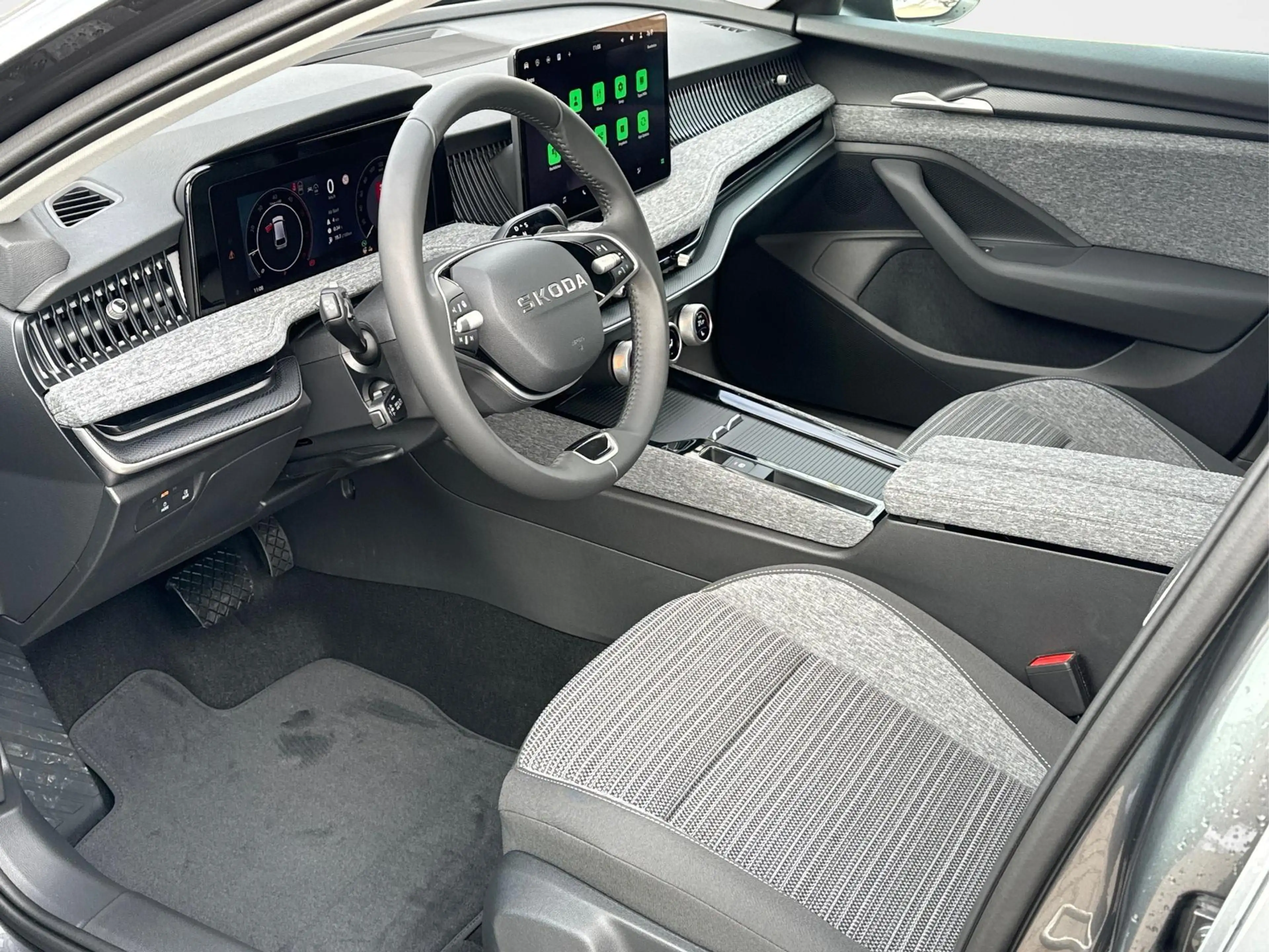 Skoda Superb Combi Selection AHK+NAVI+EL.HECKKL.+SHZ+KAMERA+... — photo 9
