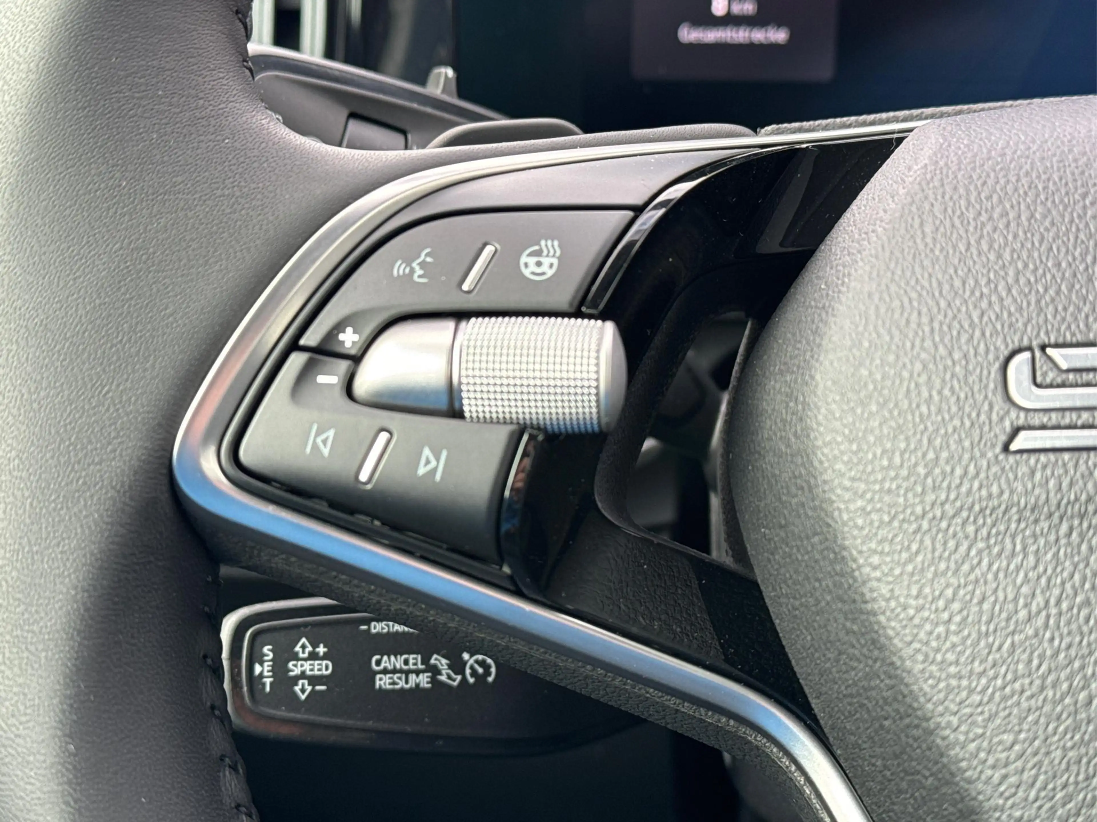 Skoda Superb Combi Selection AHK+NAVI+EL.HECKKL.+SHZ+KAMERA+... — photo 24