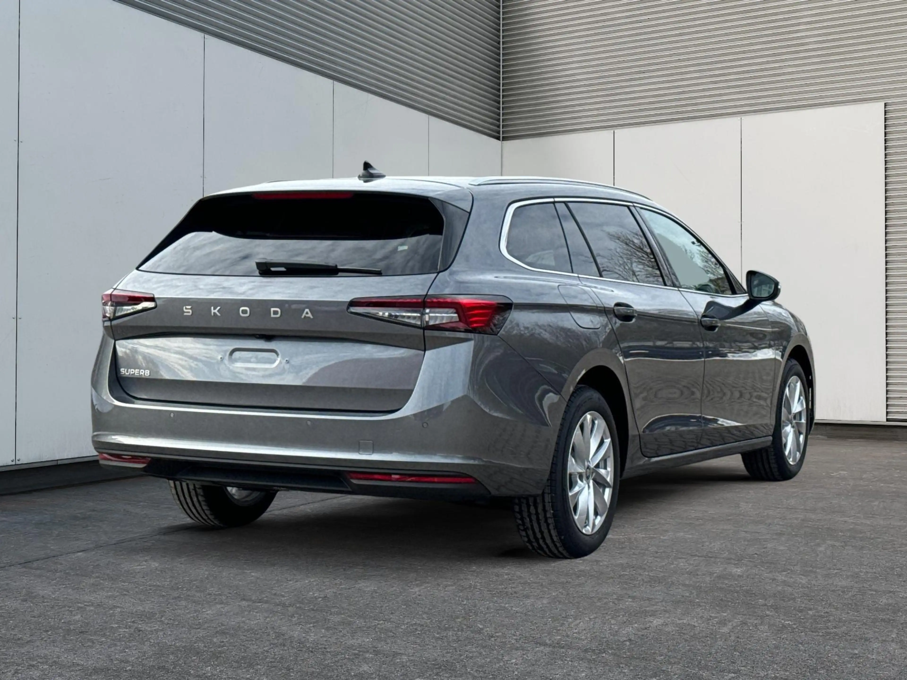 Skoda Superb Combi Selection AHK+NAVI+EL.HECKKL.+SHZ+KAMERA+... — photo 3